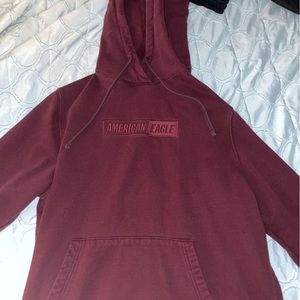 Large American eagle hoodie maroon